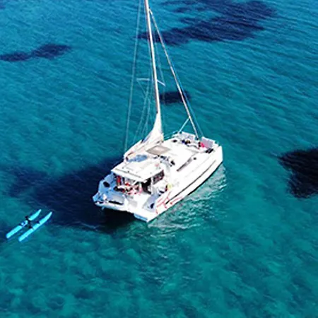 Úszó hotel Catamarano Pax Abyssi Villasimius