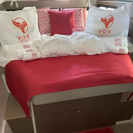 Úszó hotel Catamarano Pax Abyssi