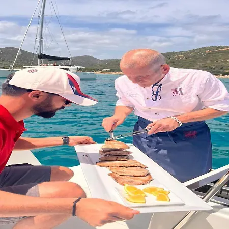 Catamarano Pax Abyssi Båthotell